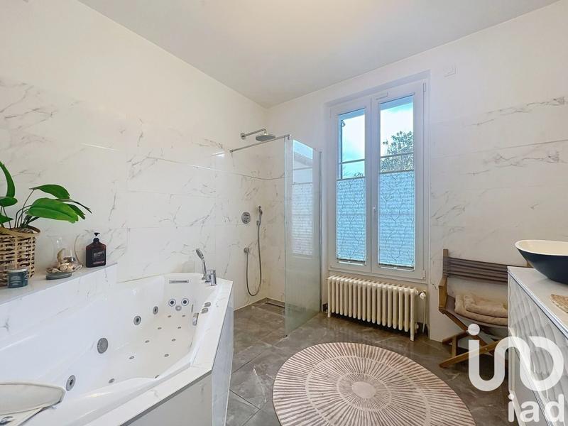 Maison - 180 m² - 7 pièces