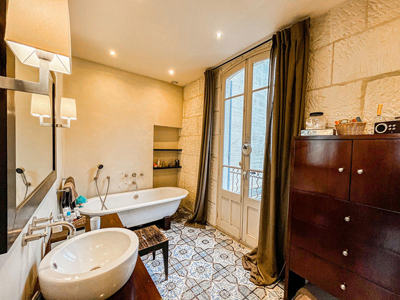 Demeure - 565 m² - 14 pièces