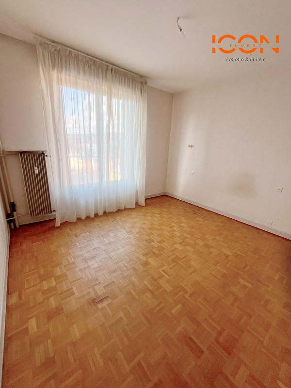 Appartement - 93 m² - 4 pièces