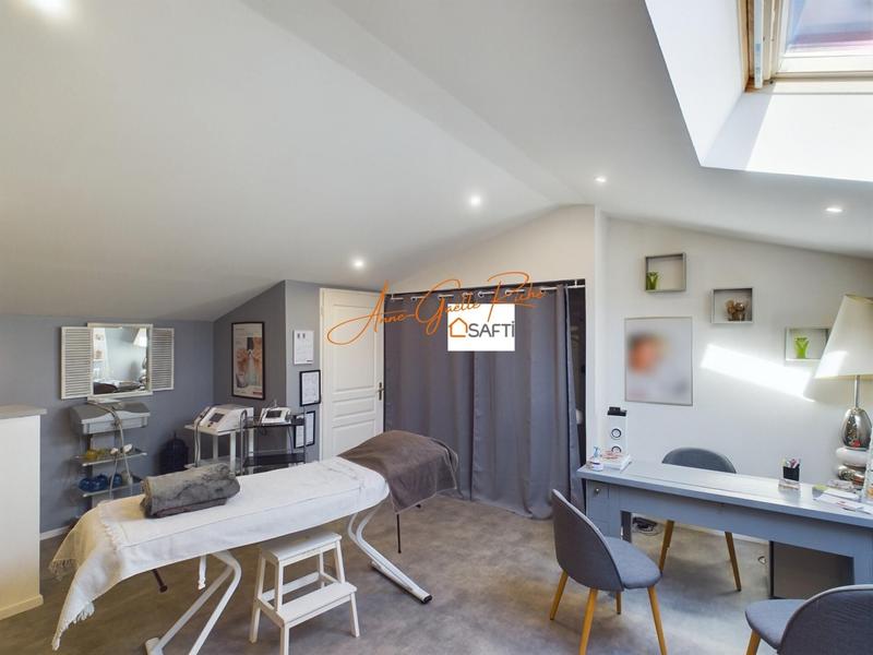 Maison - 184 m² - 6 pièces