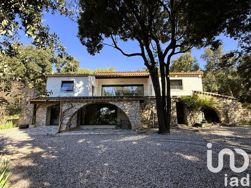 Maison - 235 m² - 6 pièces