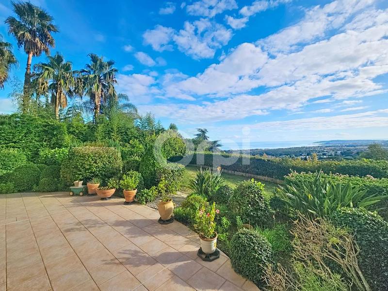 Appartement - 99 m² - 4 pièces