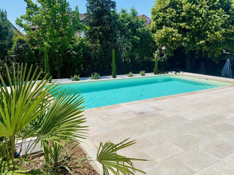 Villa - 219 m² - 6 pièces