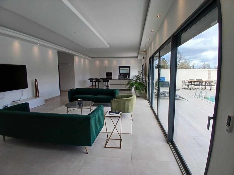 Villa - 230 m² - 6 pièces