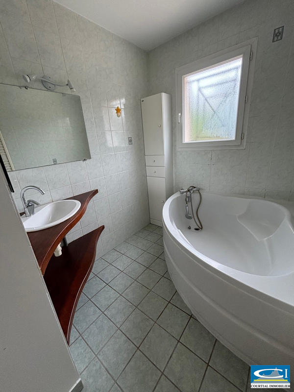 Villa - 90 m² - 4 pièces