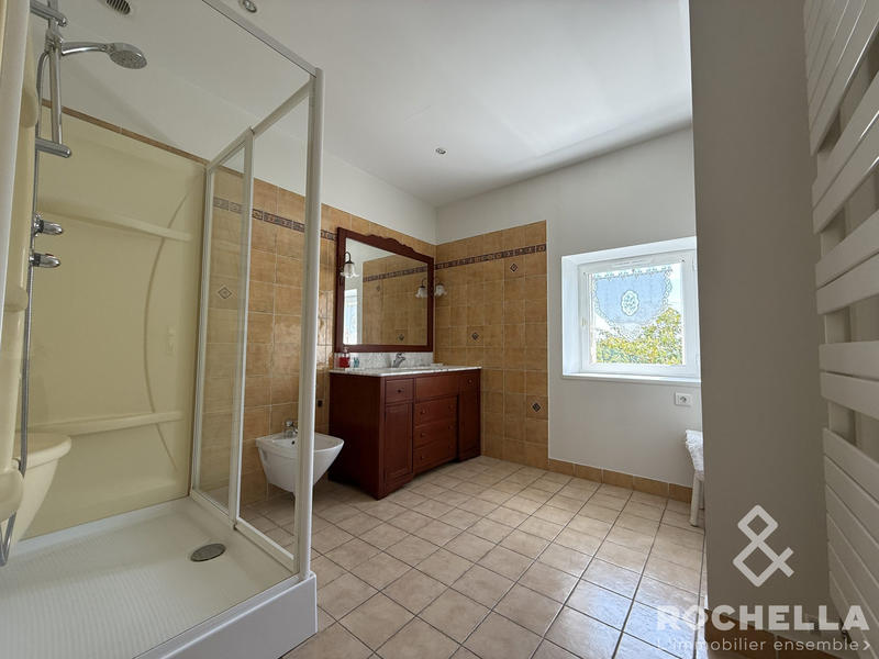 Maison ancienne - 305 m² - 11 pièces