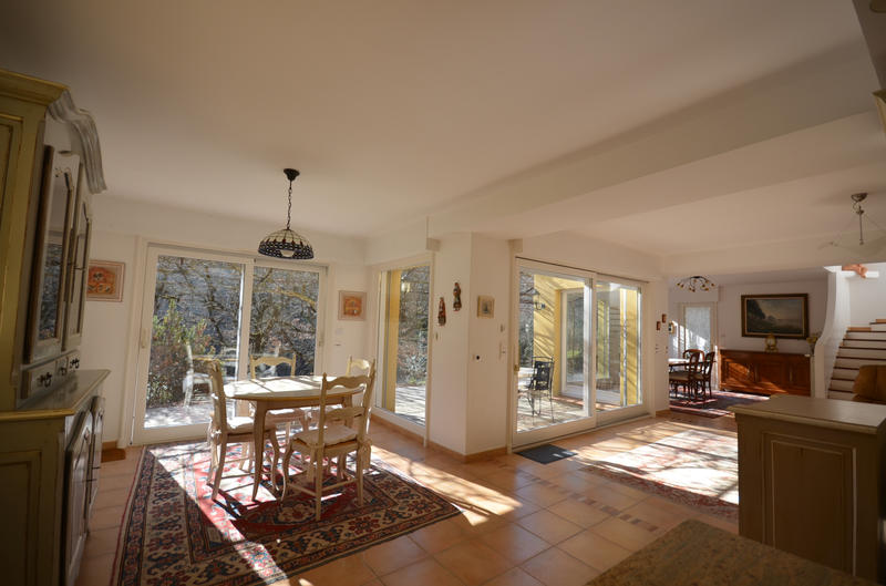 Propriété - 187 m² - 6 pièces