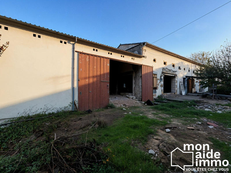 Maison - 600 m² - 9 pièces