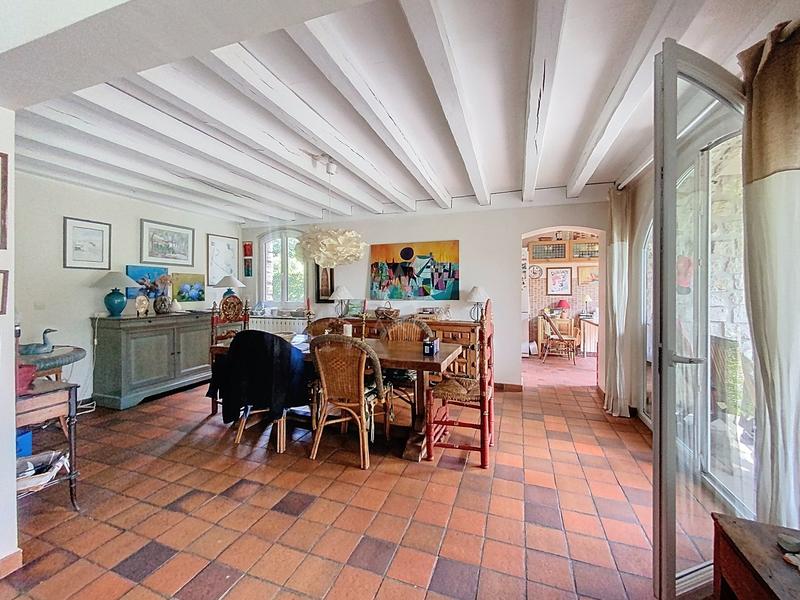 Maison - 204 m² - 7 pièces