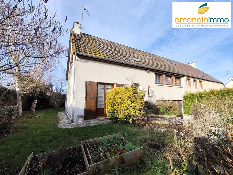 Maison - 97 m² - 7 pièces