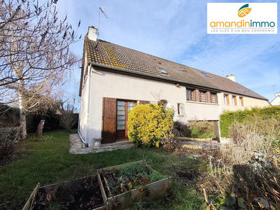 Maison - 97 m² - 7 pièces