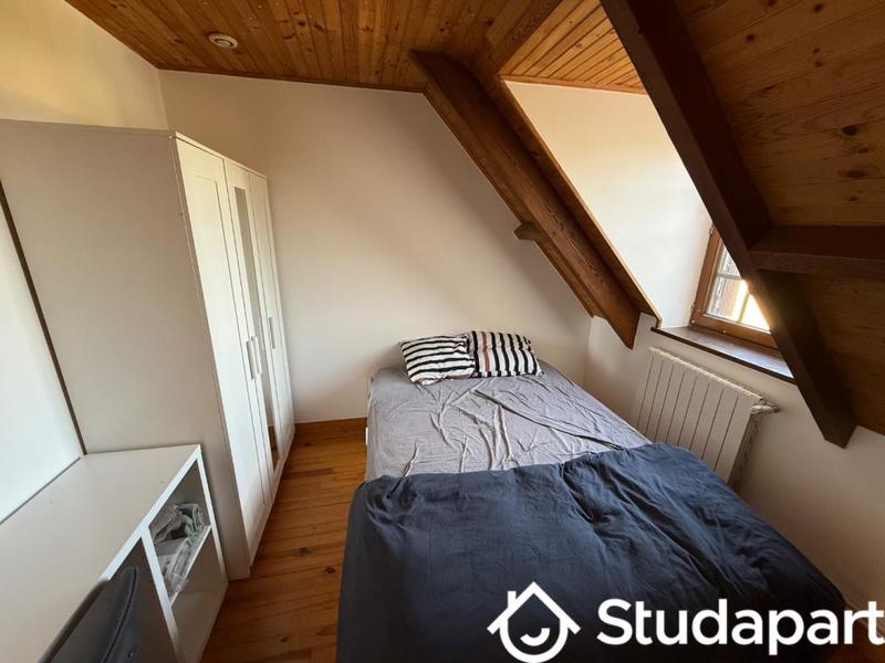 Chambre - 10 m² - 1 pièce