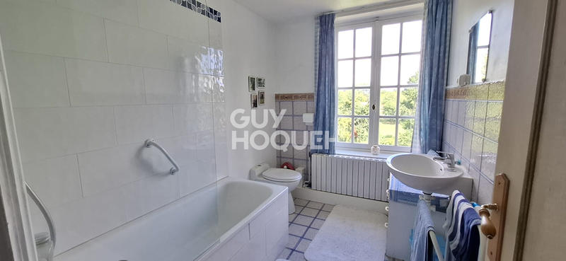 Demeure - 319 m² - 11 pièces