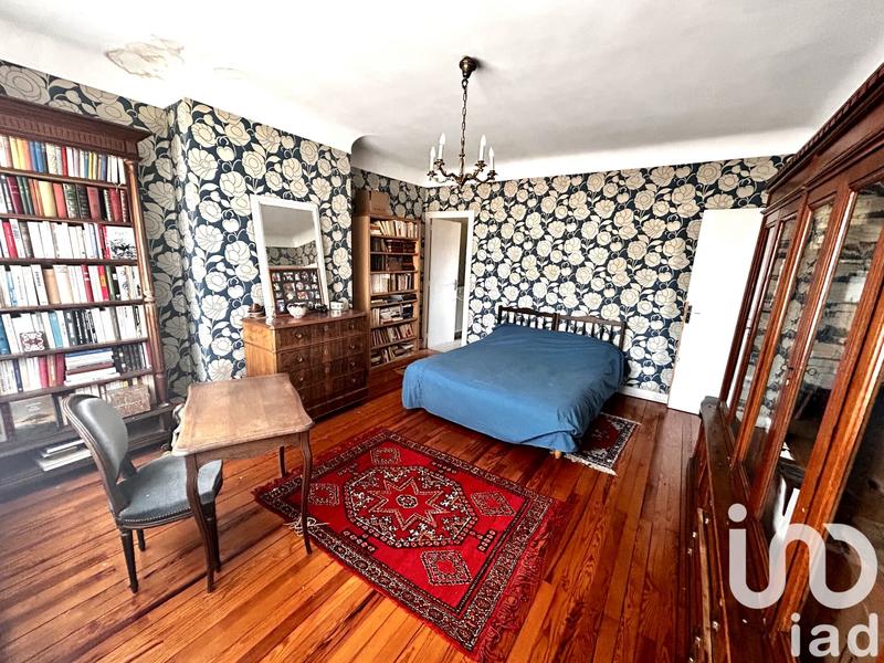 Maison - 227 m² - 9 pièces