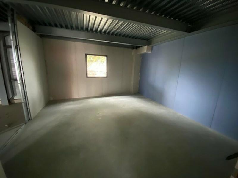 Local d'activité / Entrepôt - 185 m²