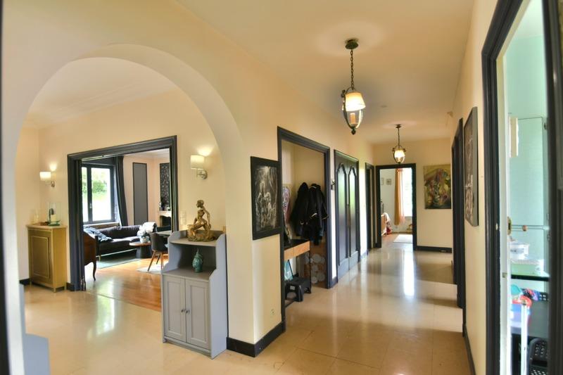 Maison - 307 m² - 10 pièces