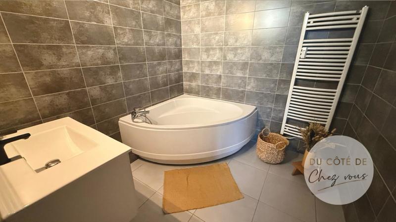 Loft - 148 m² - 5 pièces