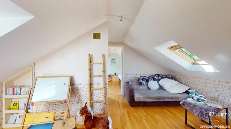 Maison - 143 m² - 6 pièces