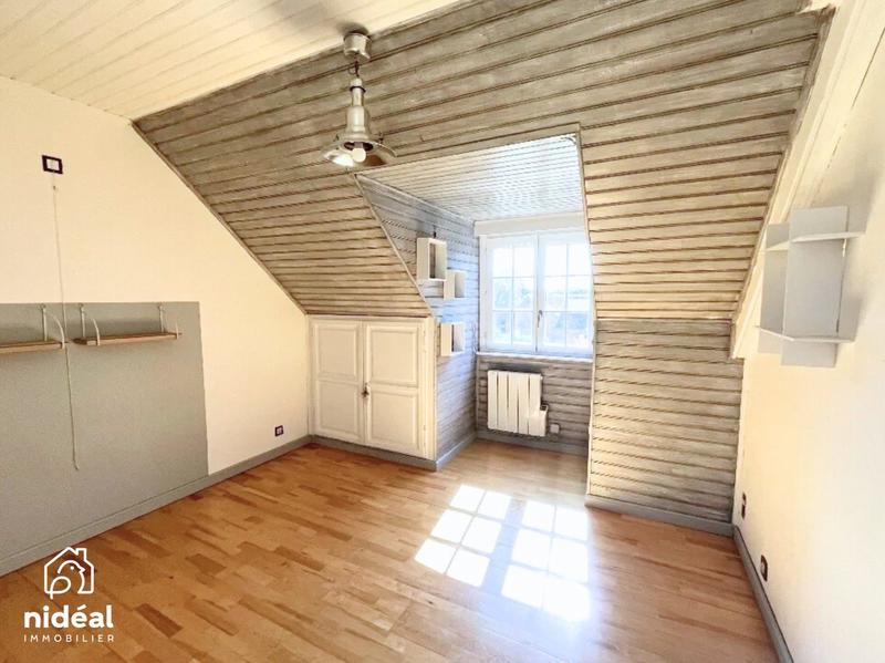 Maison - 230 m² - 7 pièces