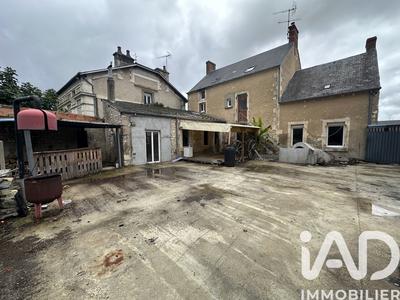 Maison - 250 m² - 6 pièces