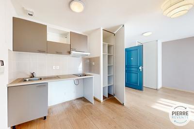 Studio - 30 m² - 1 pièce