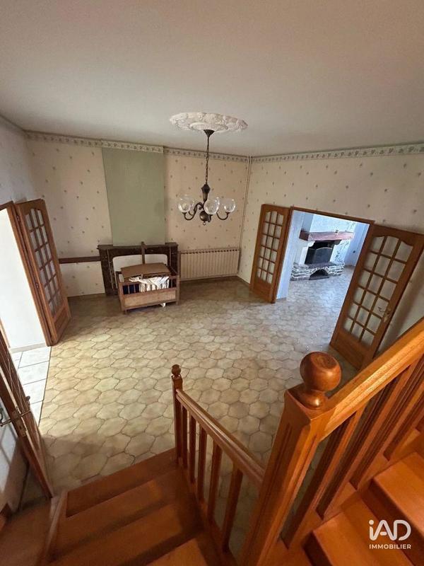 Maison - 250 m² - 6 pièces