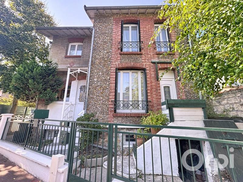 Maison - 93 m² - 4 pièces