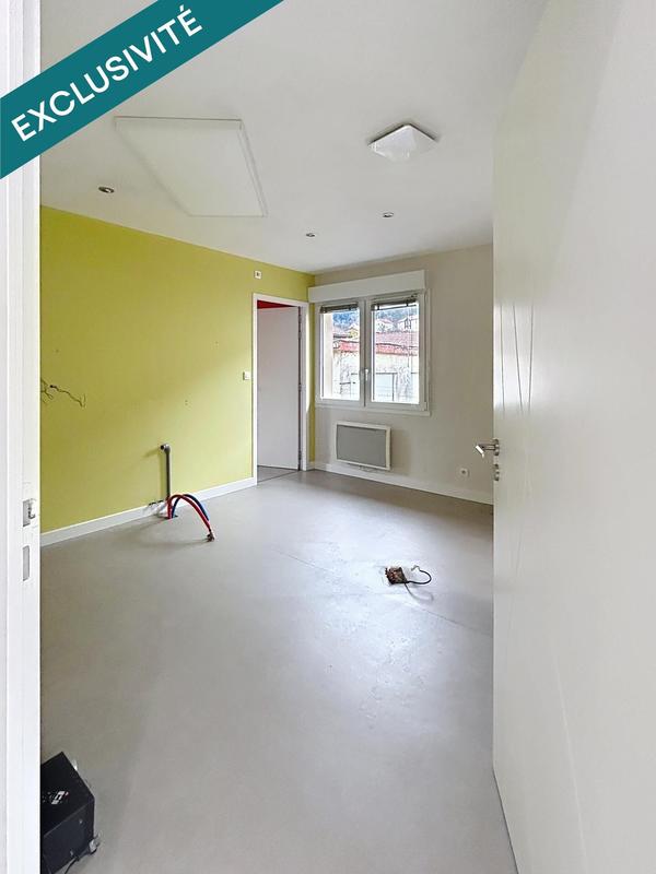 Local commercial - 135 m² - 3 pièces