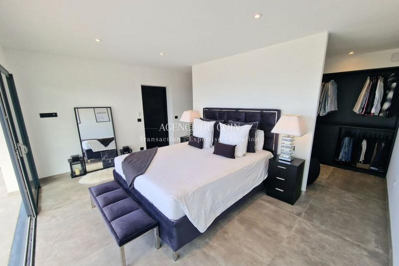 Villa - 180 m² - 7 pièces