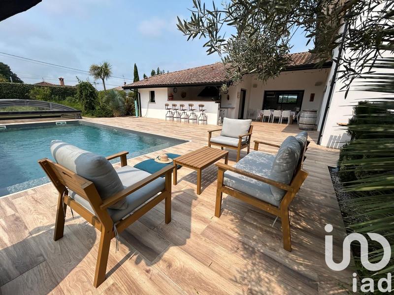 Maison - 197 m² - 8 pièces