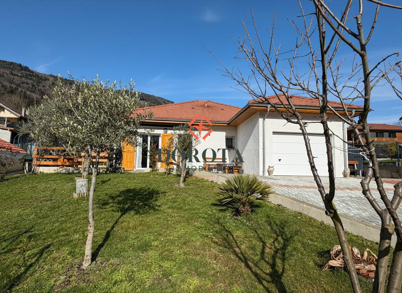 Maison - 90 m² - 4 pièces