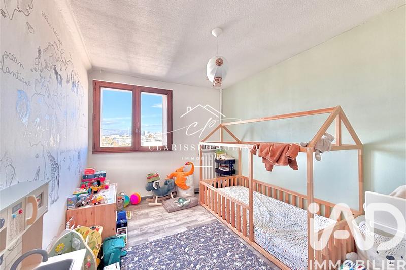 Appartement - 90 m² - 4 pièces