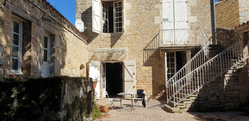 Maison - 250 m² - 6 pièces