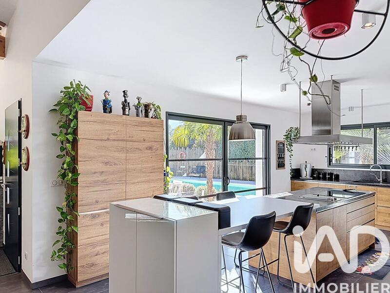 Maison de maîtres - 263 m² - 7 pièces