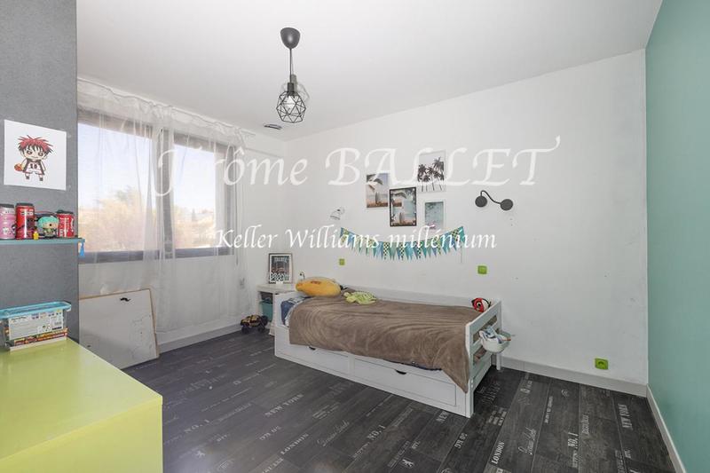 Maison - 180 m² - 6 pièces