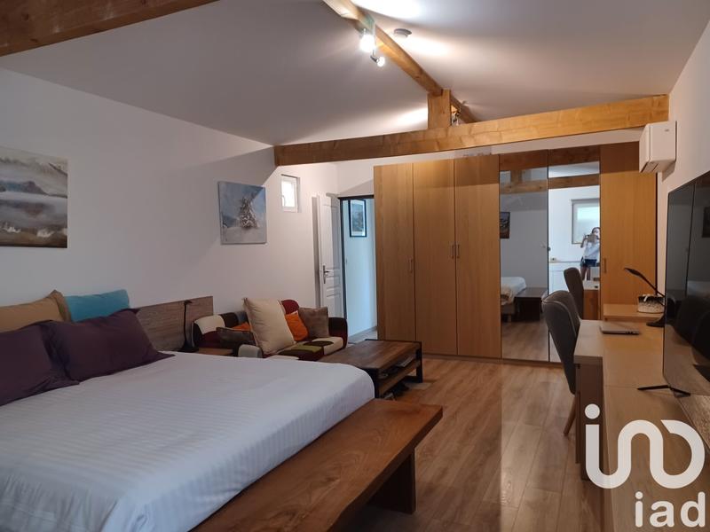 Maison - 260 m² - 11 pièces