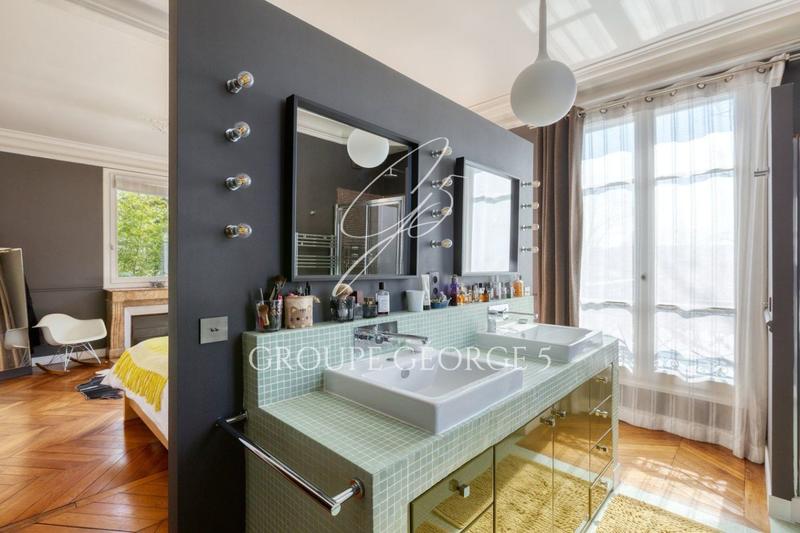 Maison - 270 m² - 10 pièces