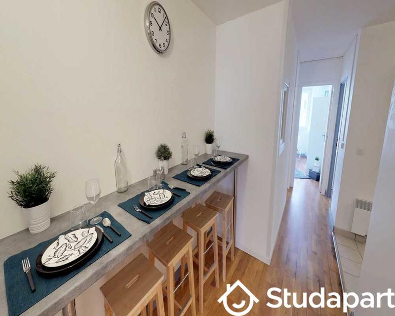 Chambre - 70 m² - 1 pièce