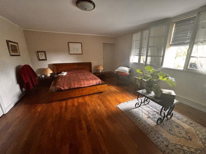 Maison - 254 m² - 8 pièces