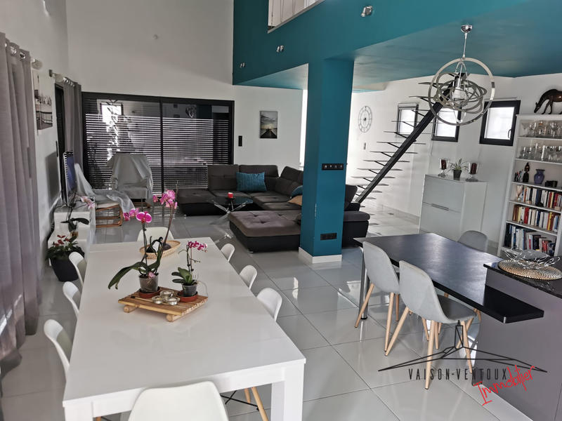 Villa - 180 m² - 6 pièces