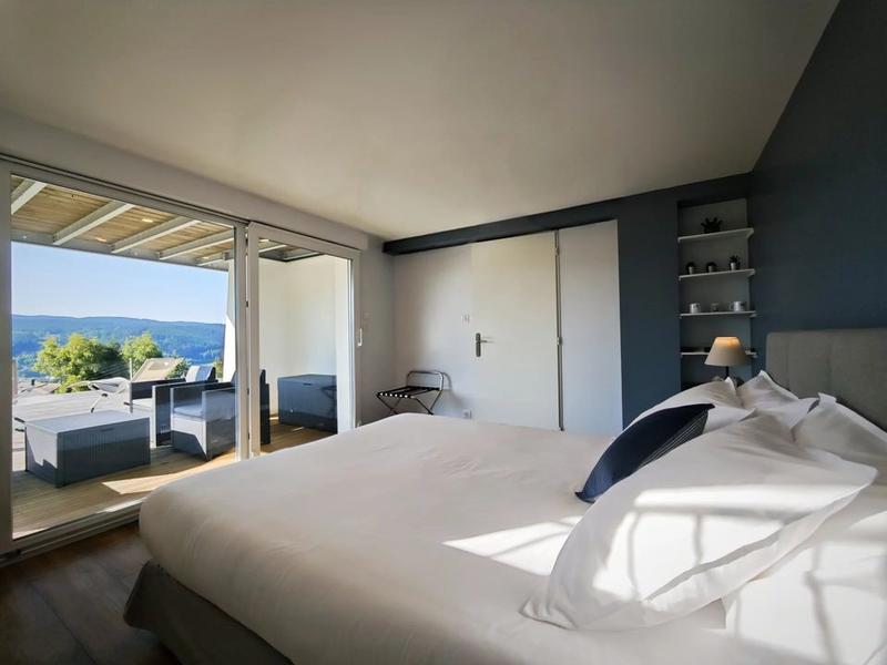 Maison - 254 m² - 10 pièces