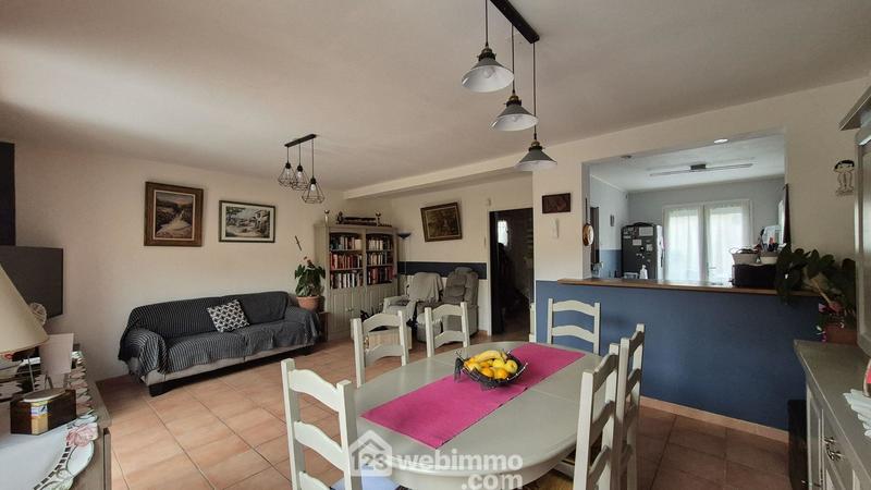 Maison - 90 m² - 5 pièces