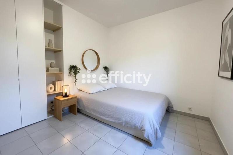 Villa - 100 m² - 5 pièces