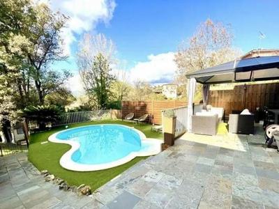 Maison traditionnelle - 78 m² - 4 pièces