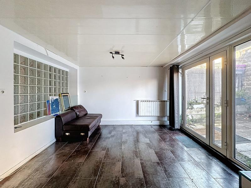 Maison - 220 m² - 7 pièces