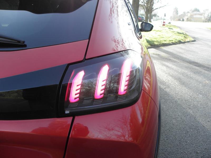 Peugeot 208 II 1.2 PureTech 100ch s&amp;S Gt Line Eat8