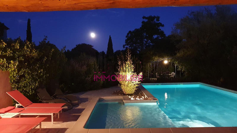 Maison - 162 m² - 8 pièces