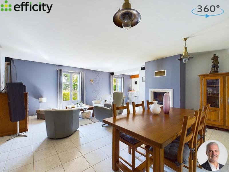 Maison - 290 m² - 8 pièces