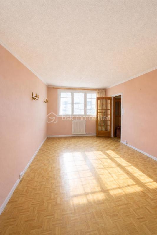 Maison traditionnelle - 77 m² - 5 pièces