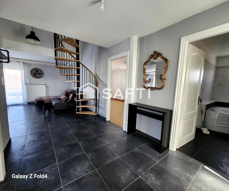 Maison - 213 m² - 9 pièces